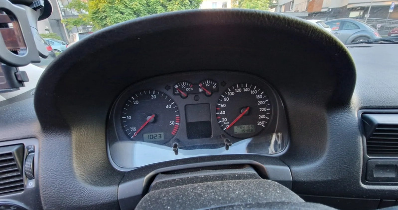 Volkswagen Golf cena 5200 przebieg: 294765, rok produkcji 2002 z Kielce małe 106